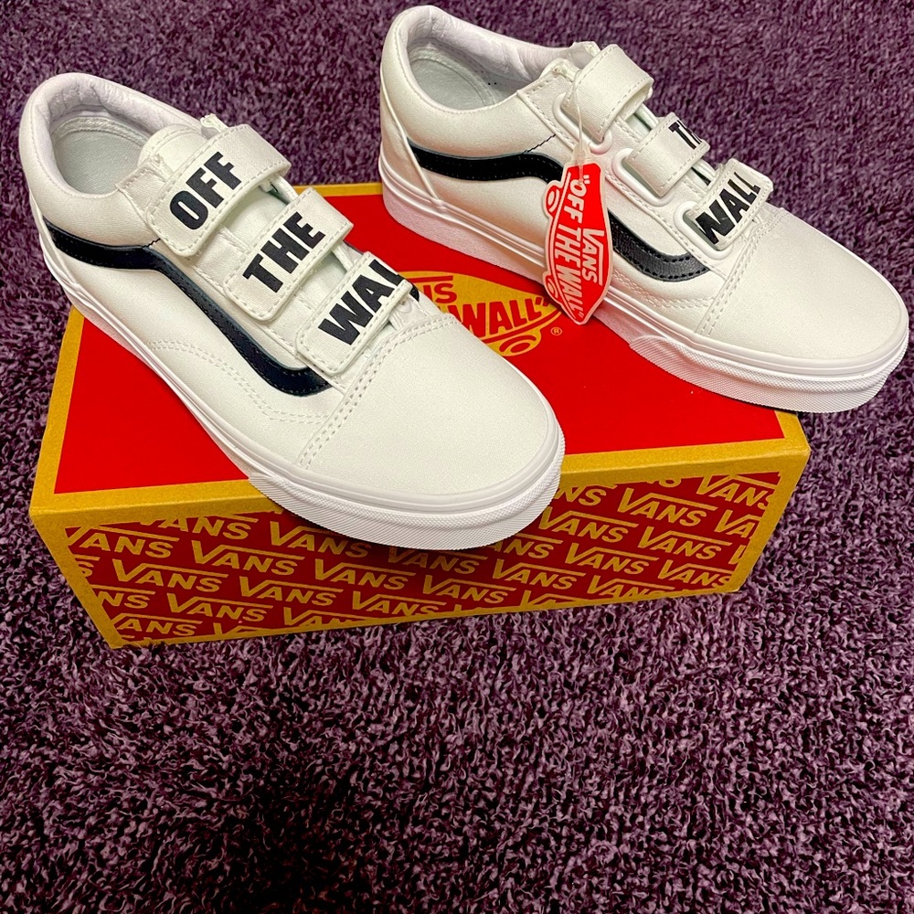 New woman’s old school shoes size 71/2